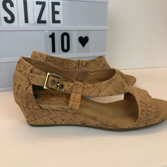 Aerosoles cork wedge sandals - Picture 8 of 9